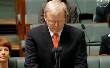 Der australische Premierminister Kevin Rudd entschuldigt sich bei den "Gestohlenen Generationen" und sagt 'sorry'